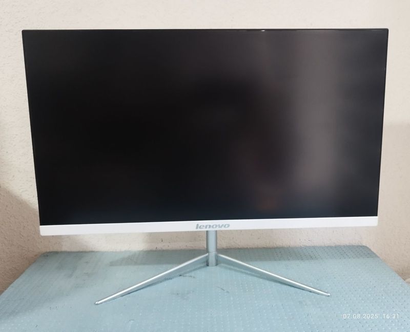 Мониторы Lenovo 22"