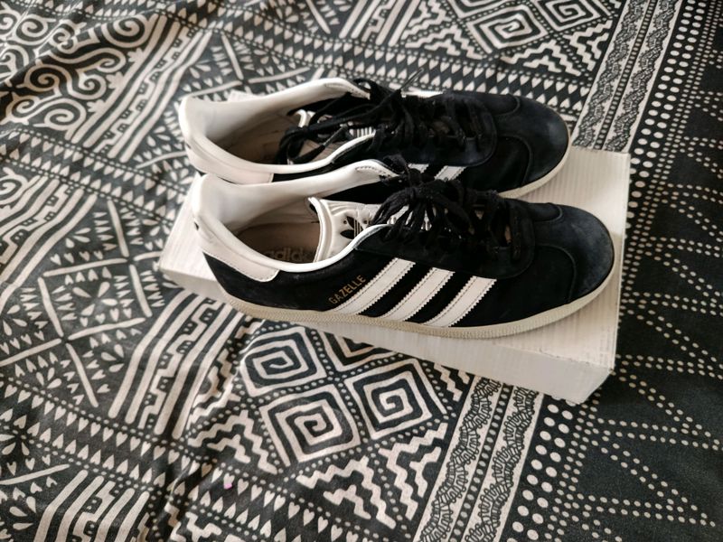 Orginal Adidass xolati yaxshi xolatda Orginal Adidass xolati yaxshi xolatda