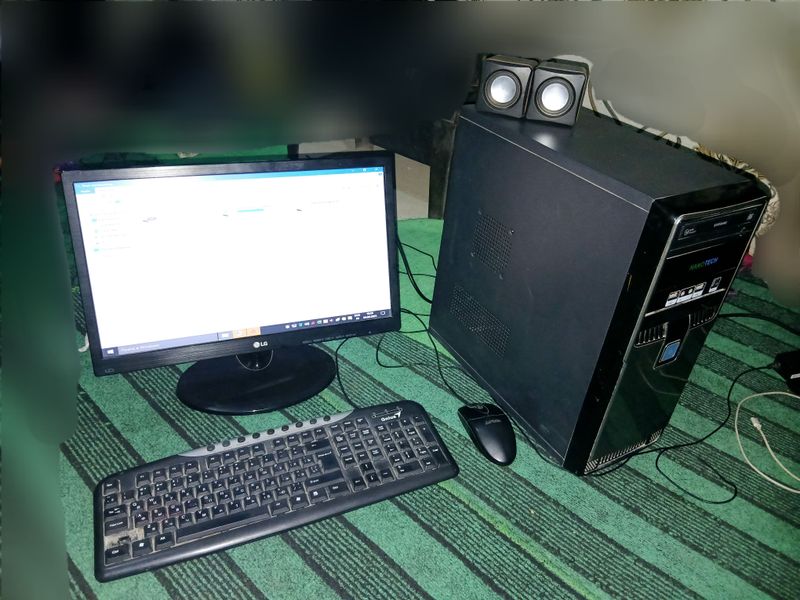 Stol Kompyuter LG Stol Kompyuter LG