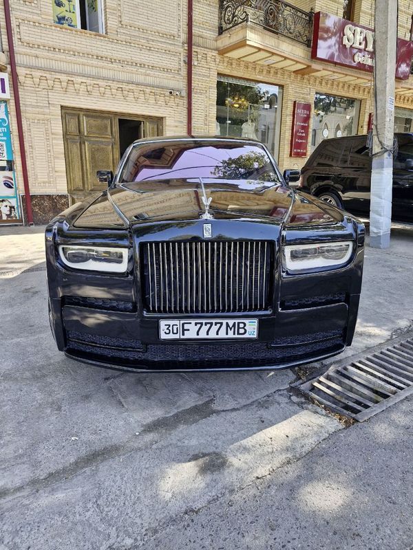 Rolls-royce phantom v idealnomsostoyanie