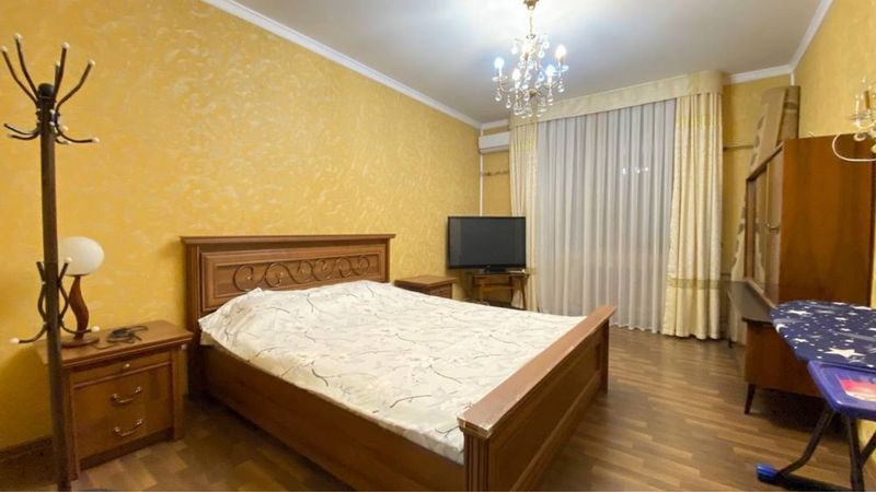 Метро Ойбек 2 ком 2 этаж 4 этажка все ест фото реплно Метро Ойбек 2 ком 2 этаж 4 этажка все ест фото реплно