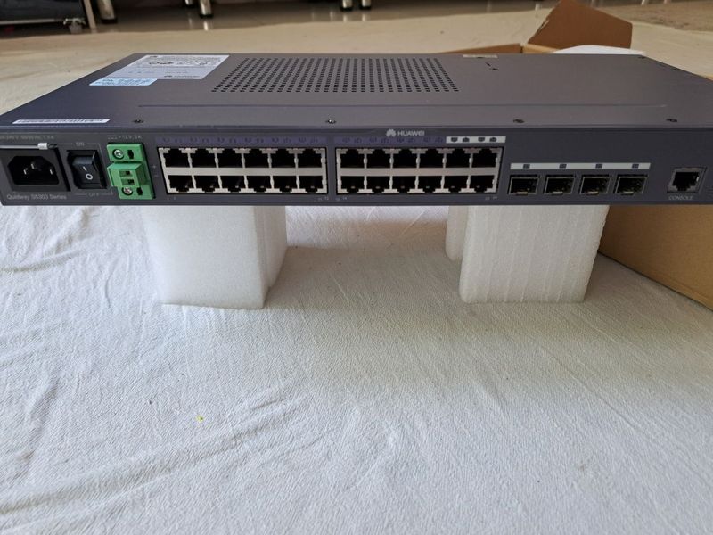 Коммутатор Huawei S5324TP-SI Коммутатор Huawei S5324TP-SI