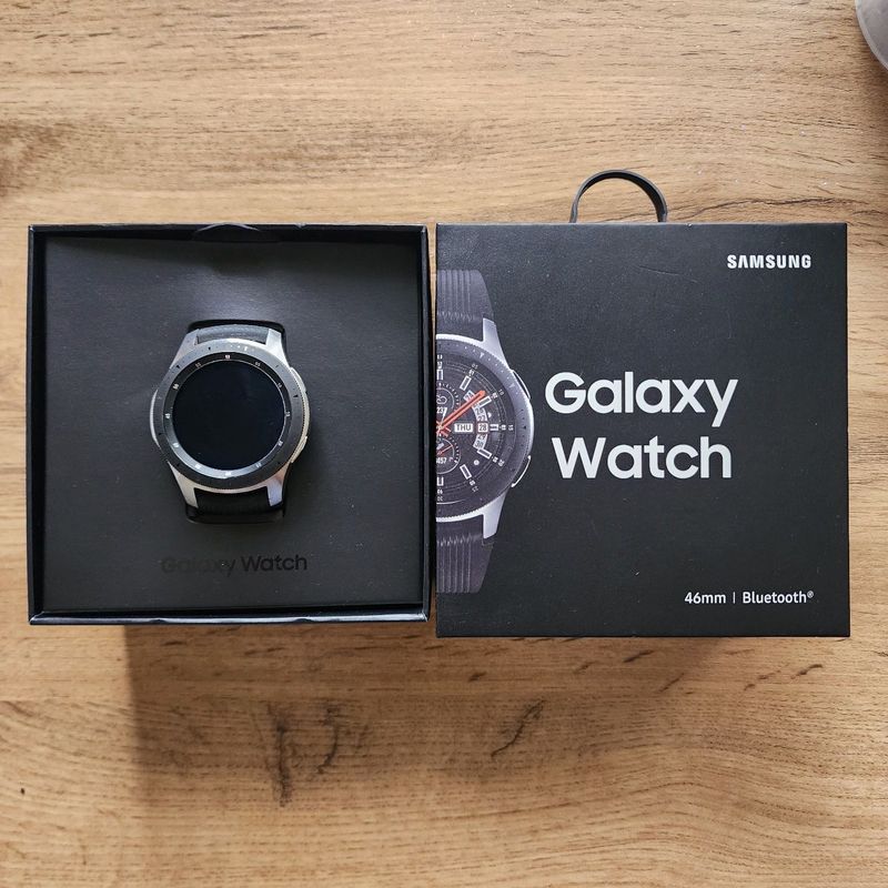 Продаю умные часы Samsung Galaxy Watch 4 (модель 46 мм, Bluetooth)