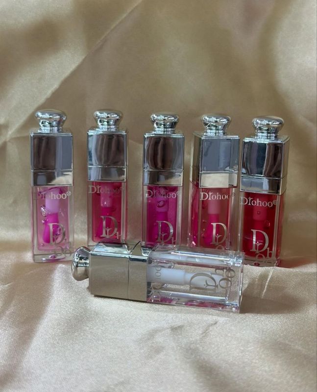 Dior blesk lab uchun luks kopiya Dior blesk lab uchun luks kopiya