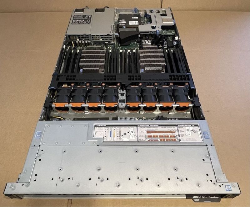 Dell R640 8SFF / 2xSilver 4210 / 32GB RAM / H730P / 2x500W