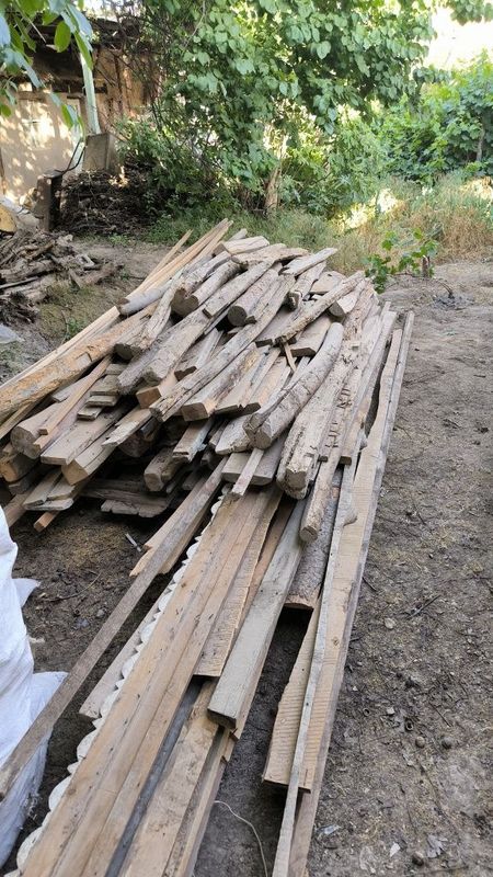 Otin bor sotiladigan xar xil taxta Otin bor sotiladigan xar xil taxta