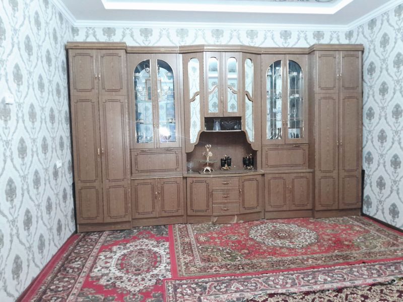 mebel sotiladi 200$