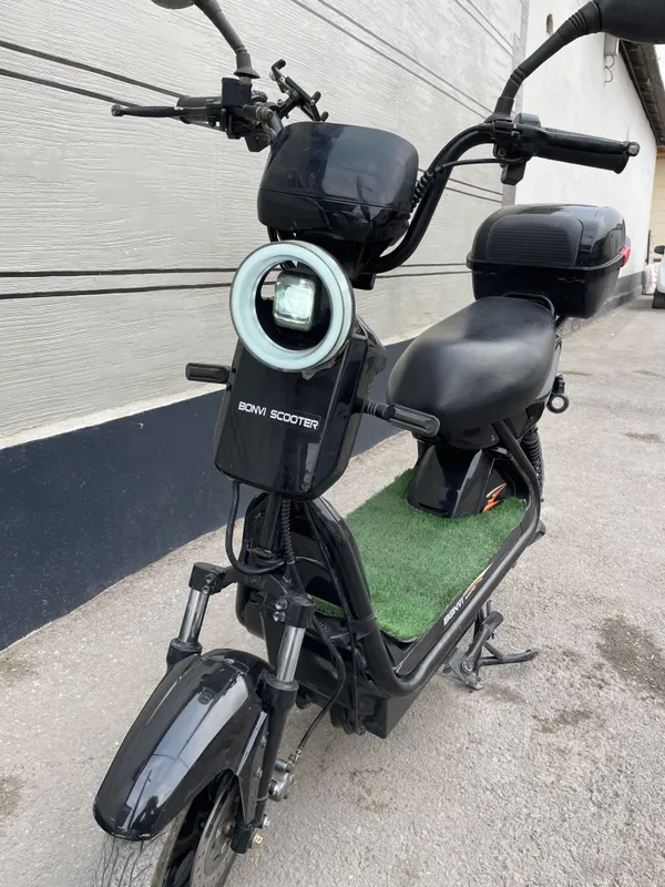 Skuter sotiladi 209$ 20km yuradi Skuter sotiladi 209$ 20km yuradi