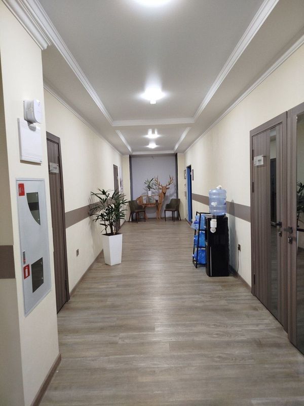 Чиланзар Катартал оптовый базар Офис 20м² 2этаж 1кабинет в доль дороги