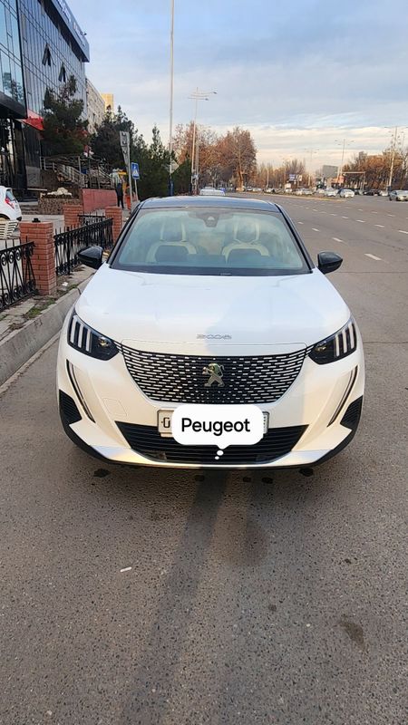 Французский Peugeot 2008 сотилади