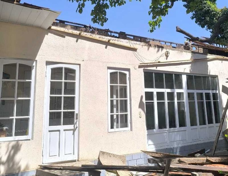 Эшик ва ромлар бор