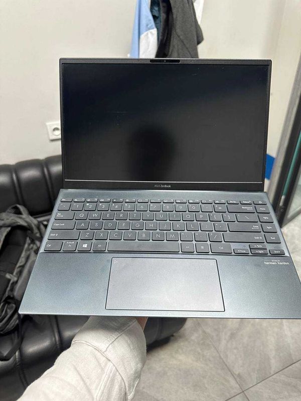 Asus Zenbook 13 | 512/8 Asus Zenbook 13 | 512/8