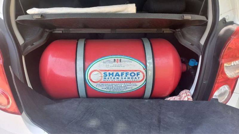 Продам газ балон срочно хорошем состояний Продам газ балон срочно хорошем состояний