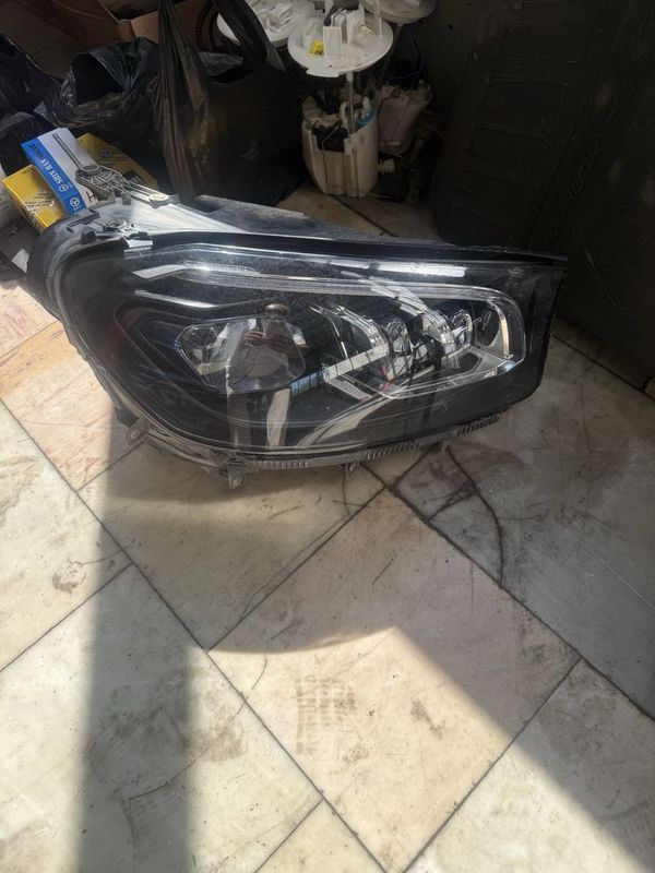 Продам Фара передняя правая GLS450 Продам Фара передняя правая GLS450