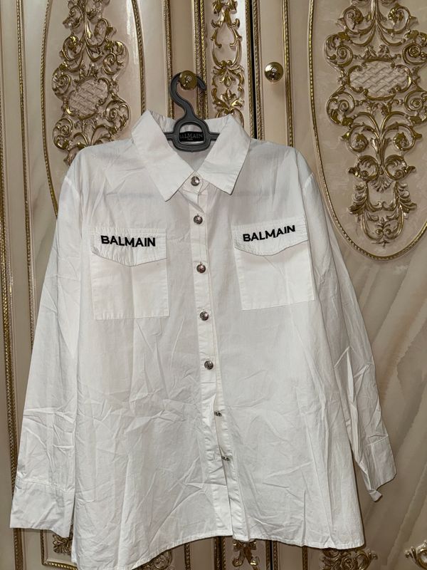 Рубашка Balmain новая покупала за 450.000 Рубашка Balmain новая покупала за 450.000