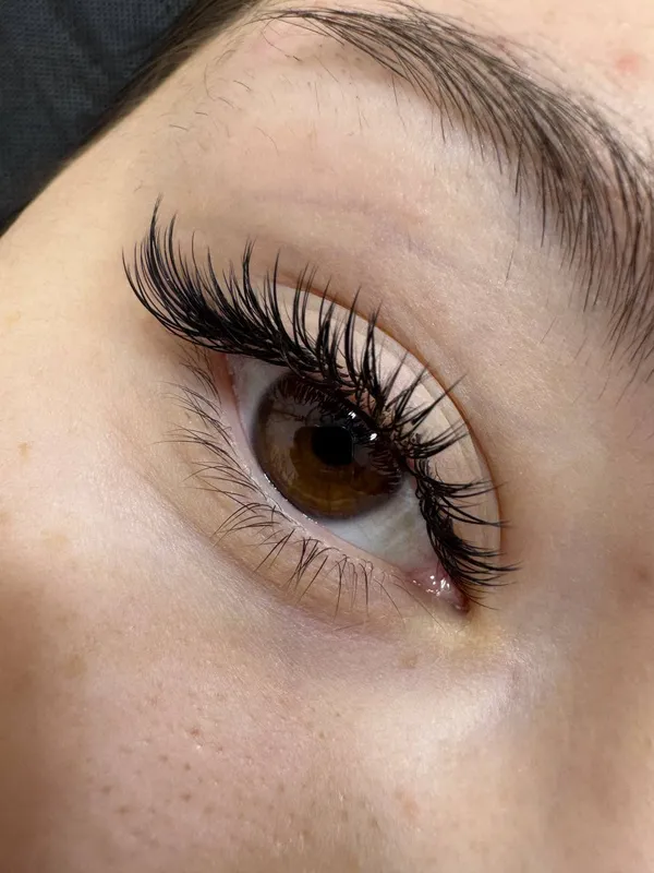 Наращивание ресниц Ламинация бровей и ресниц Наращивание ресниц Ламинация бровей и ресниц