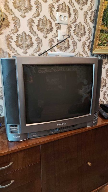 Телевизор Toshiba Bomba, б/у, 21 дюйм Телевизор Toshiba Bomba, б/у, 21 дюйм