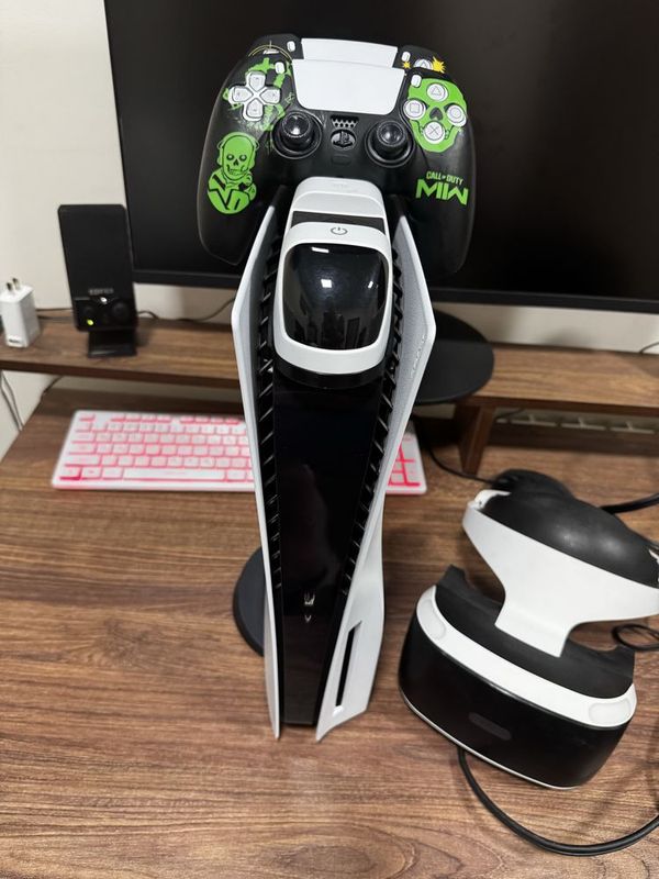 Продается ps5 и VR очки Продается ps5 и VR очки