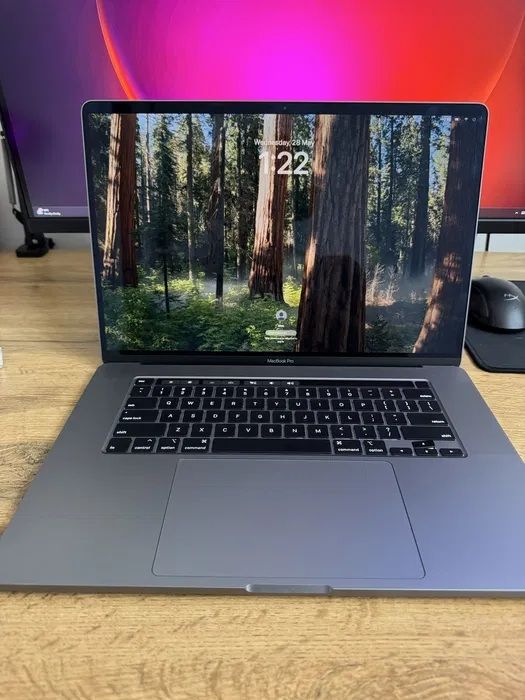 MacBook Pro i9 2019 16" MacBook Pro i9 2019 16"