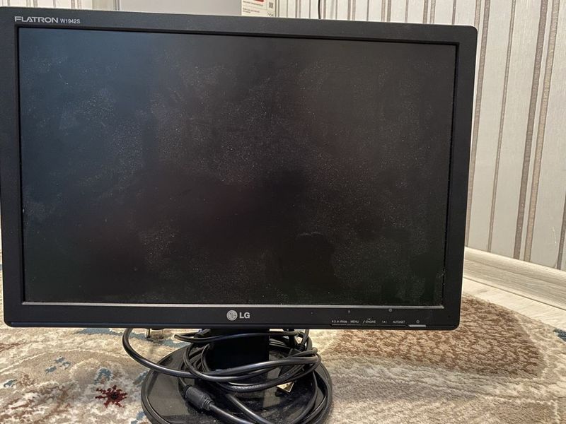 Продается монитор LG W1942S Продается монитор LG W1942S