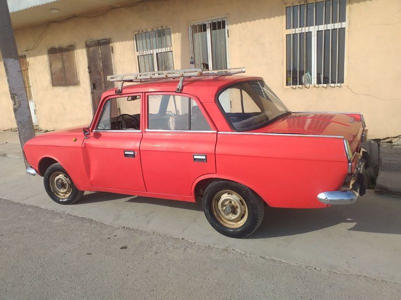 Moskvich 412 sedan yumshoq moshina sotiladi yurishlar o‘rta dala bob