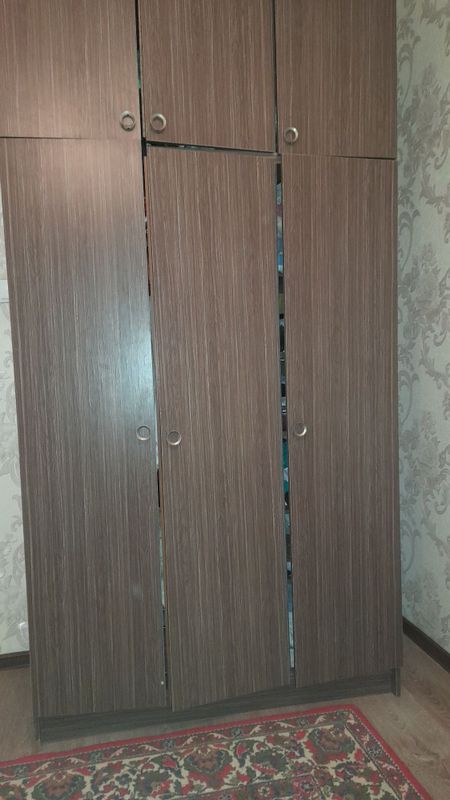 Шкаф трехстворчатый, в отличном состоянии. Шкаф трехстворчатый, в отличном состоянии.