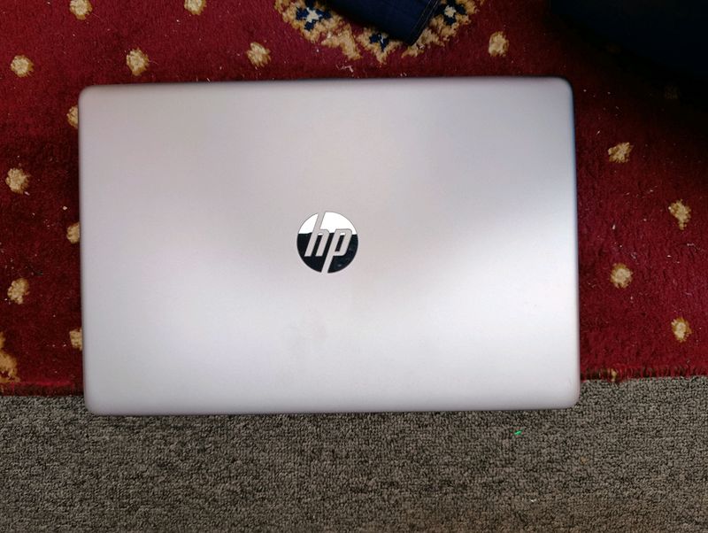 HP 250 celeron 4500 shoshilinch sotiladi