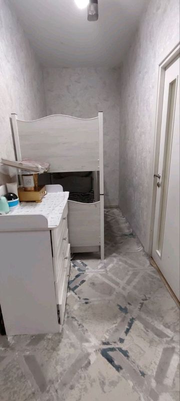 Yangi Choshtepada 1 xonali uy sotiladi