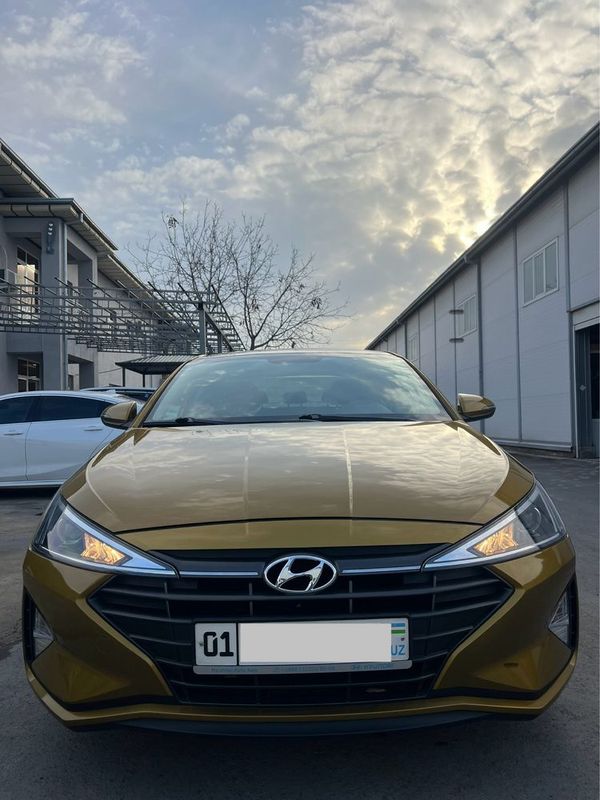 Продается Hyundai Elantra 2019 года