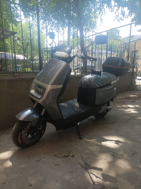 Elektron skuter 70-75km yuradi yangi Elektron skuter 70-75km yuradi yangi