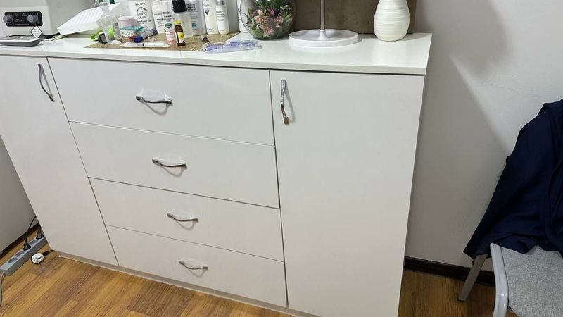 Продается мебель из салона косметологии Продается мебель из салона косметологии