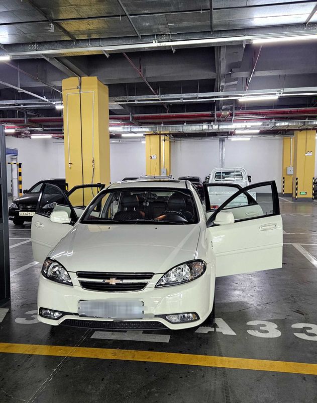 Автомобиль Gentra, 3 позиция. Автомобиль Gentra, 3 позиция.