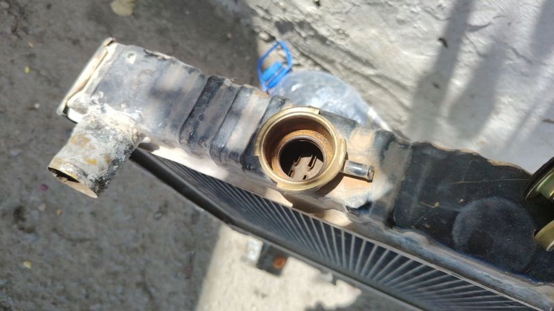 Radiator Isuzu sotiladi