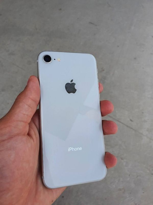 IIphone8 topib oldim qodini kim bilsa beram