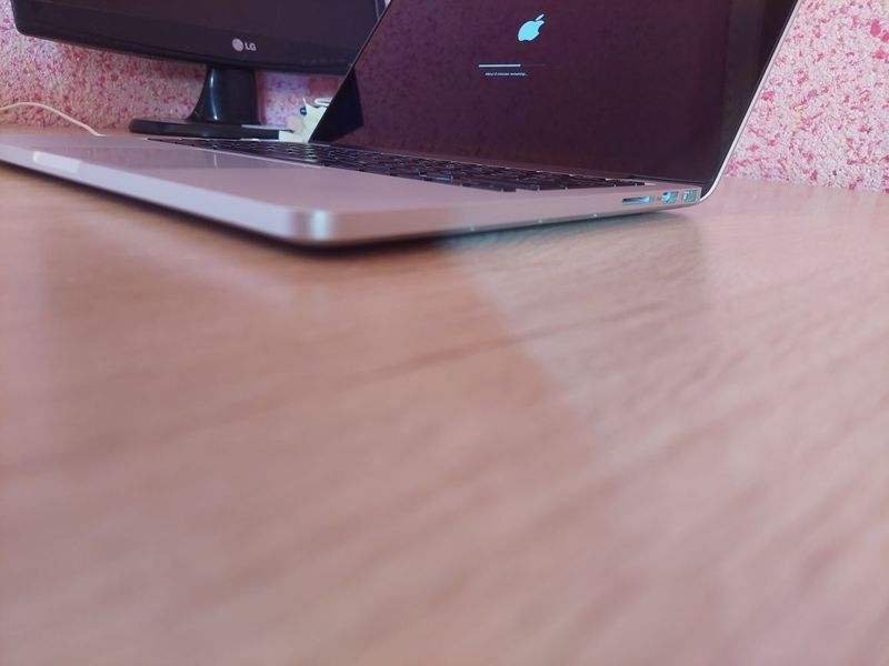 Mackbook i5 Pro. Mackbook i5 Pro.
