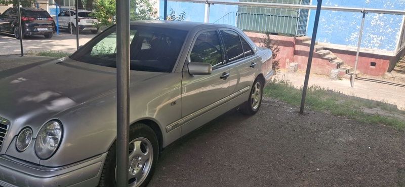 Мерседес W 210 сотилади Мерседес W 210 сотилади