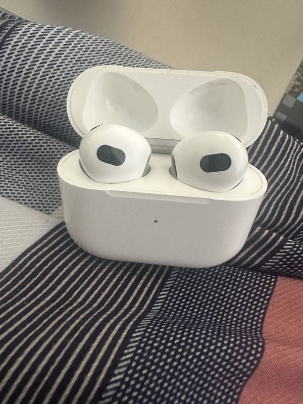 Airpods 3 sotladi Airpods 3 sotladi