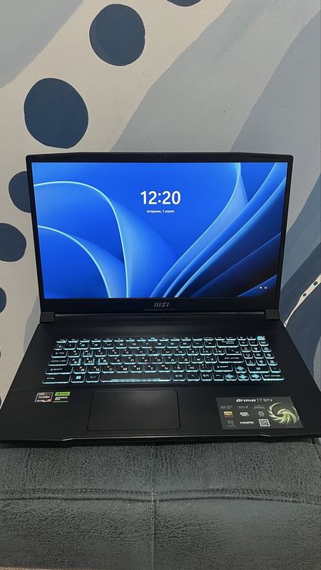 Игровой ноутбук MSI BRAVO 17 D7VF (Korea) Состояние идеальная Игровой ноутбук MSI BRAVO 17 D7VF (Korea) Состояние идеальная