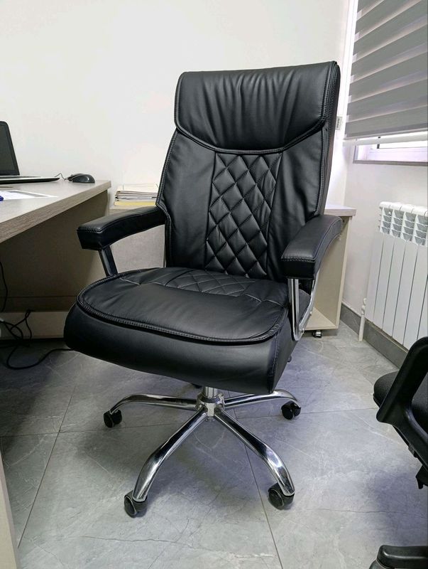 kreslo ofis uchun