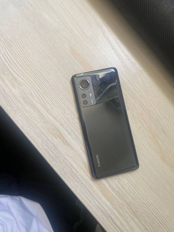 Xiaomi 12 256 gb ishlawi zaryadi chotki Xiaomi 12 256 gb ishlawi zaryadi chotki