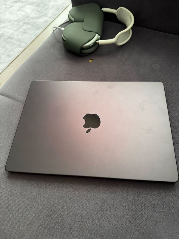 Продам macbook m3 pro 18/512 в идеальном состоняии