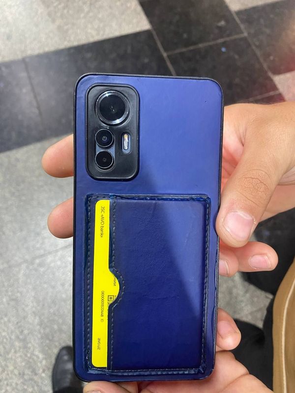 mi 12 lite 8/128 karobka yoʻq narxi 2 mln 500