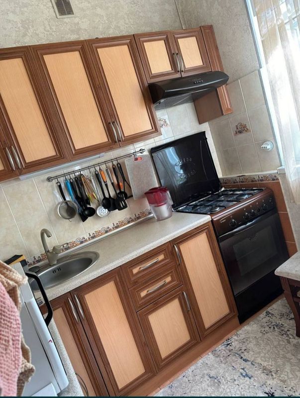 Massiv 5 metroga yaqin 2hona srochna arenda