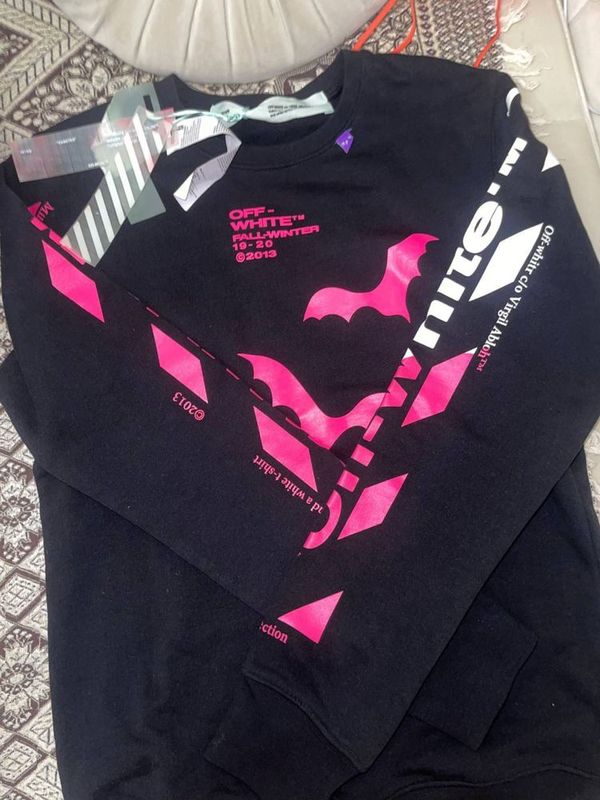 Свитшот off white Свитшот off white
