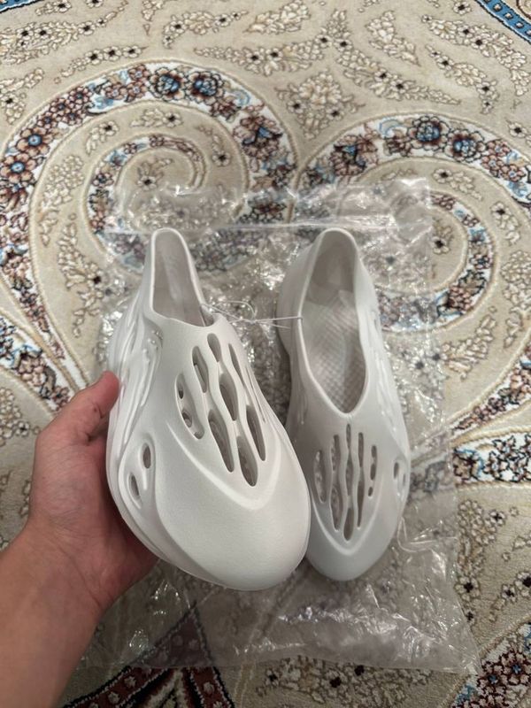 Yeezy foam runner тапочки Yeezy foam runner тапочки