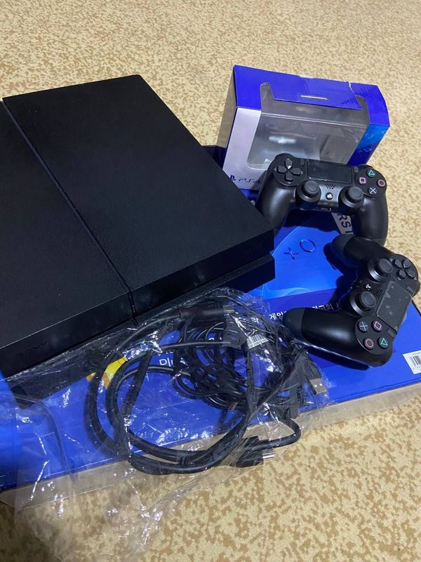 Playstation 4 sotiladi Playstation 4 sotiladi
