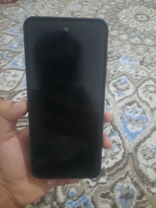 Infinix smart 8 100$