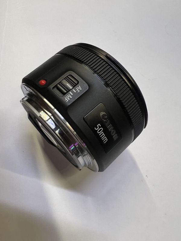 Canon 50mm объектив — почти новый (Canon 50mm obyektiv) Canon 50mm объектив — почти новый (Canon 50mm obyektiv)