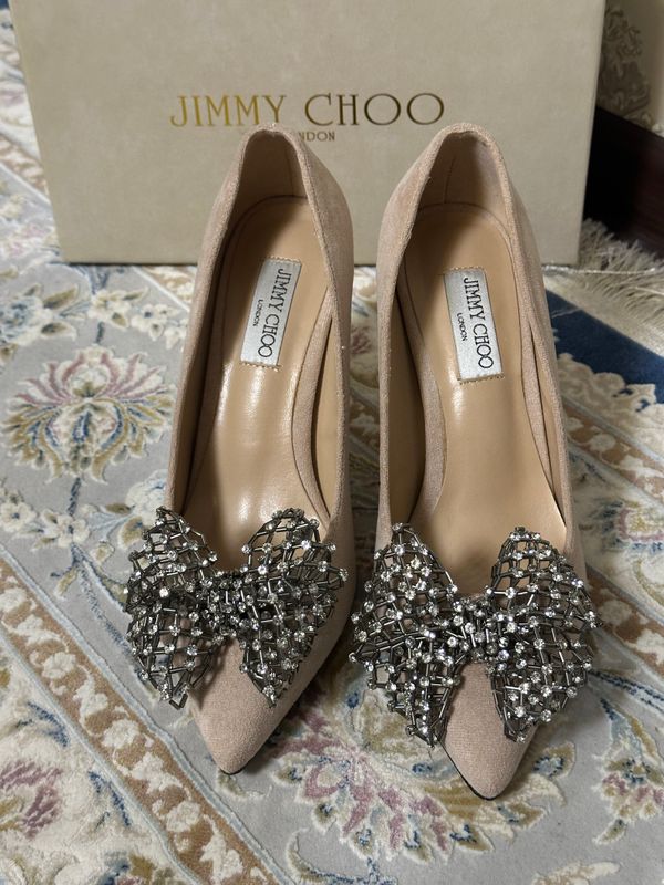 Jimmy Choo lux karobka dakumenti bor 100$ olingan Jimmy Choo lux karobka dakumenti bor 100$ olingan