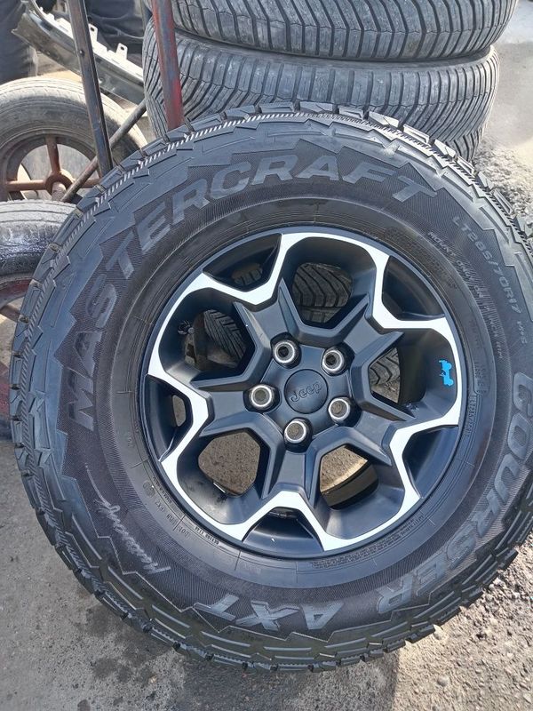 R17 Jeep original diska Balon Xolati idial